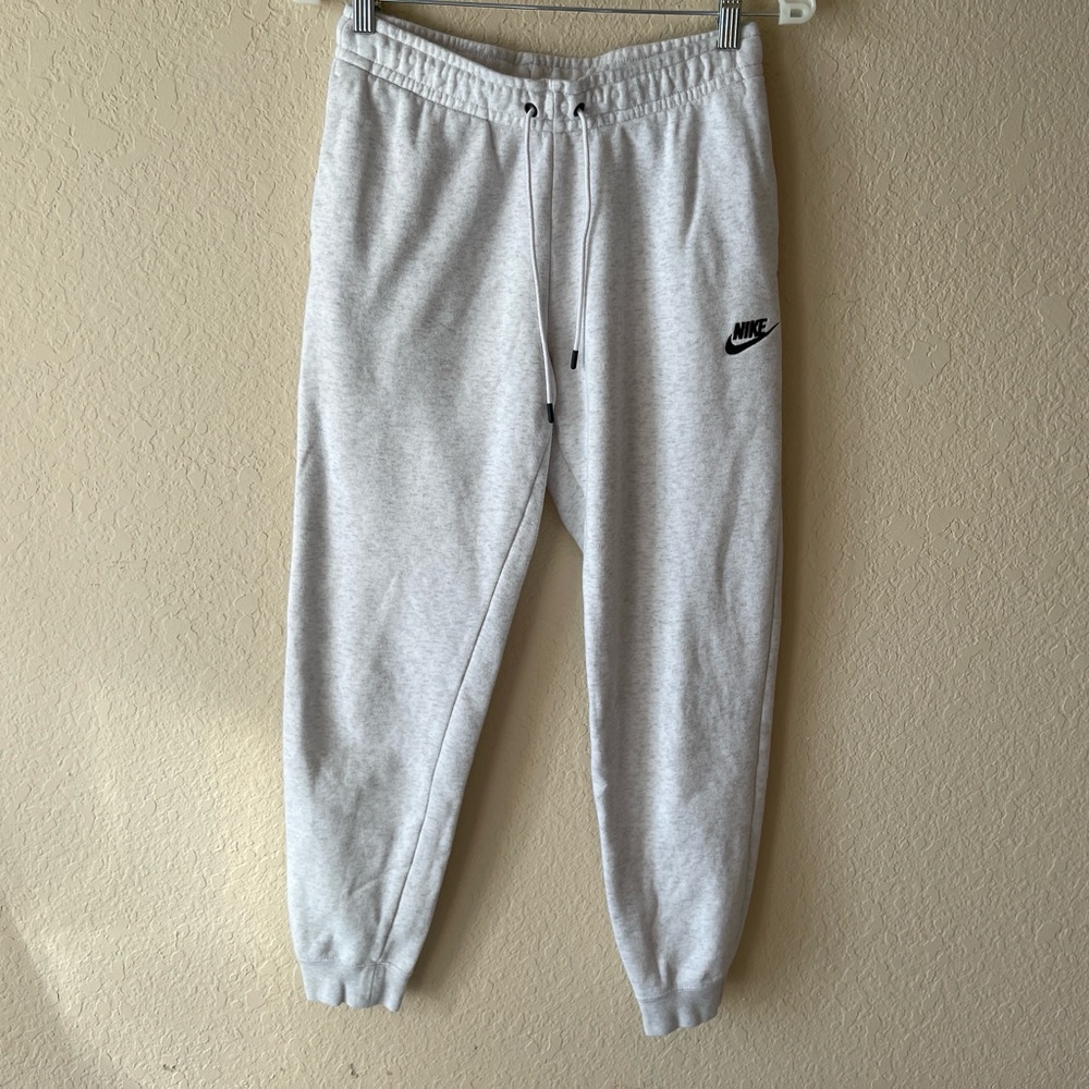 Nike Women  Gray Joggers Size Small